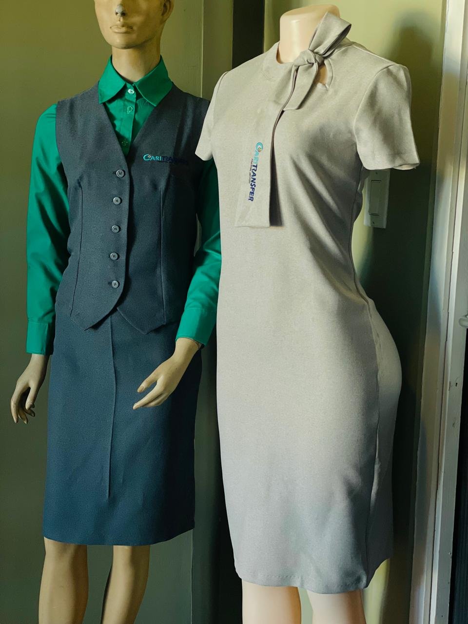 Gilet-set en jurk — kantooruniform